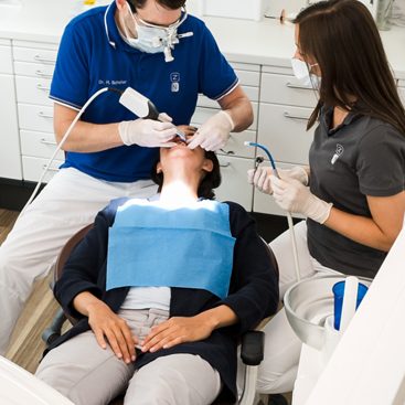 Aufnehmen der Zähne mit der Kamera CEREC Omnicam